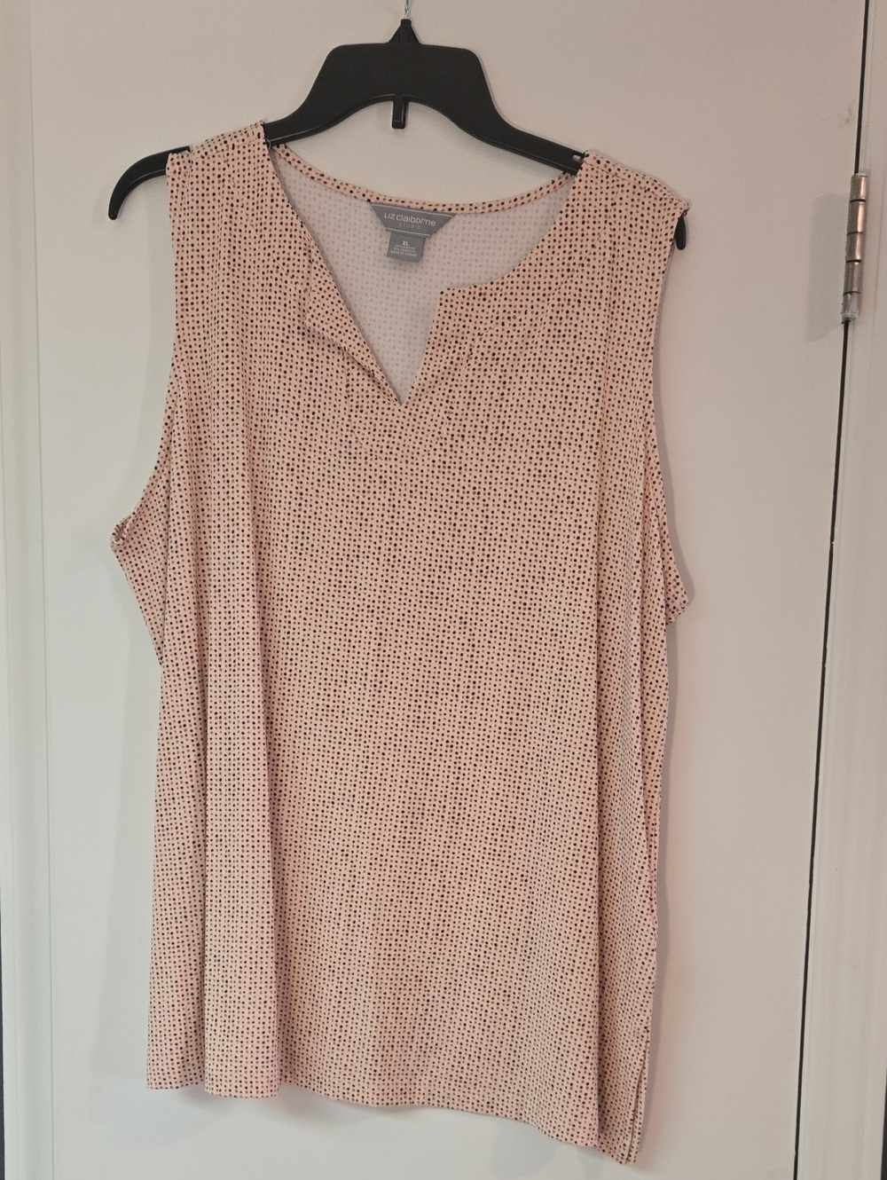 Liz Claiborne Blush Pink Microdot Sleeveless V-Notch Tank